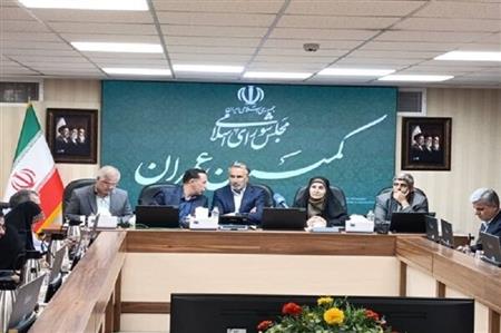 بررسی طرح جامع مسکن کشور در نشست وزیر راه و شهرسازی با کمیسیون عمران مجلس