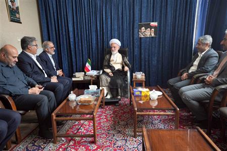 تأکید نماینده ولی‌فقیه بر انضباط مالی و حذف واسطه‌ها در صنعت ساختمان / دکتر خورسندیان: منابع بانک مسکن بدون انحراف وارد حوزه مسکن می‌شود