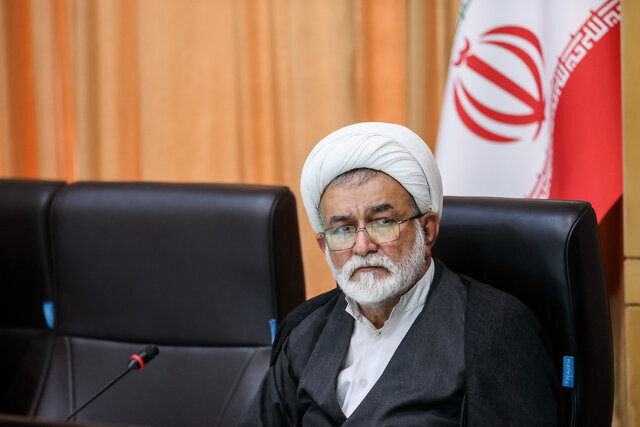 تشکیل کارگروه ویژه بررسی راه‌کارهای رفع ناترازی بنزین در مجلس/ یکی از برنامه‌های در دست بررسی حمایت از ایجاد و توسعه پالایشگاه‌ها است/ پالایشگاه‌ها با ظرفیت کامل خود ۱۱۰ میلیون لیتر بنزین تولید می‌کنند