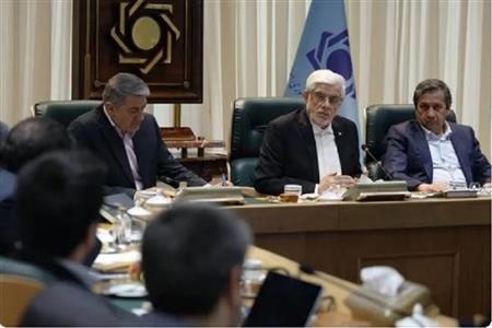 عارف: دولت برای مقابله با جنگ اقتصادی آمادگی دارد/ تمرکز دشمن بر عملیات روانی